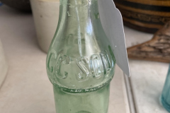 524