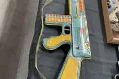 1119